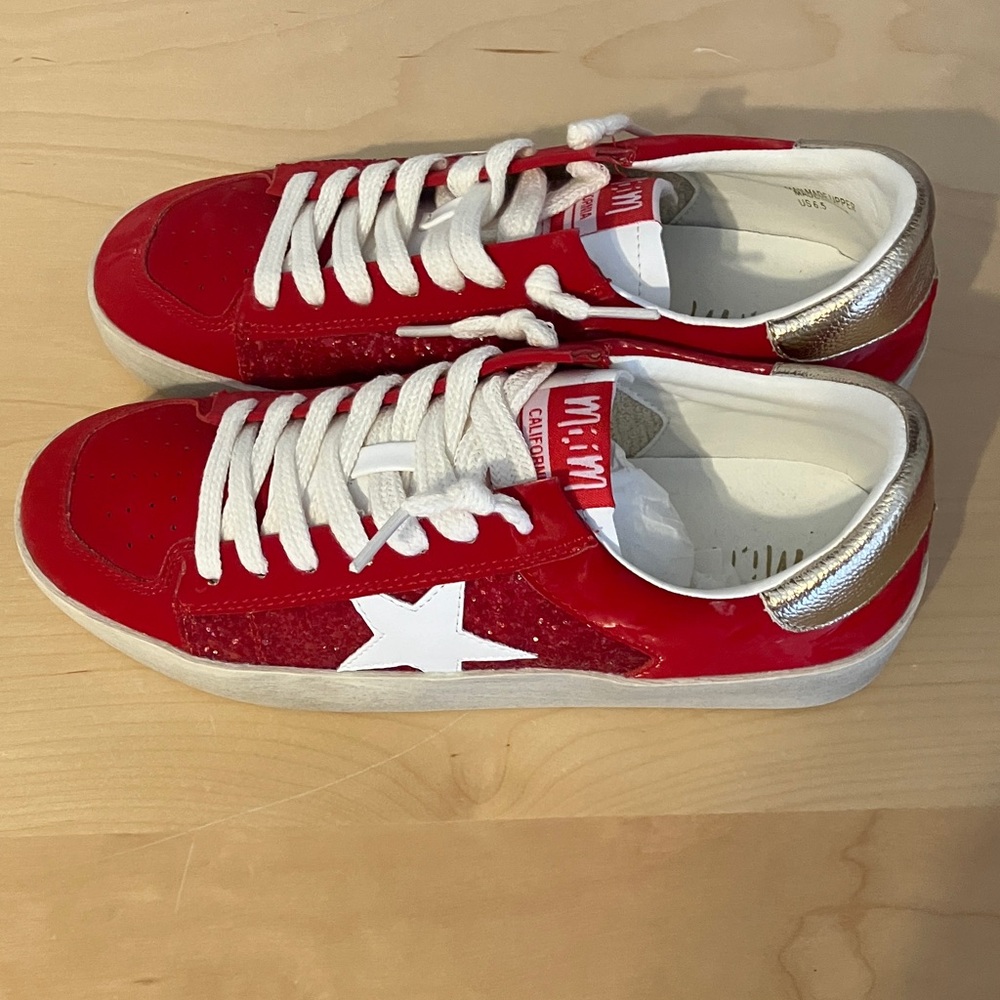 Mi.iM Red Sneakers with Gold Accents